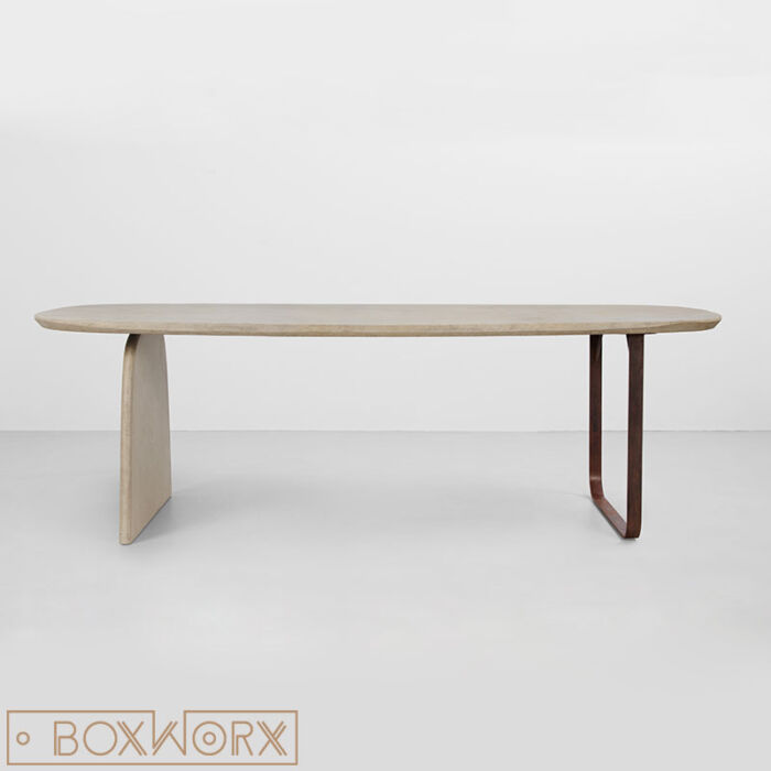 Femme-3Eetafel-bureau-tafel-Beton-maatwerk-BoxWorx-logo